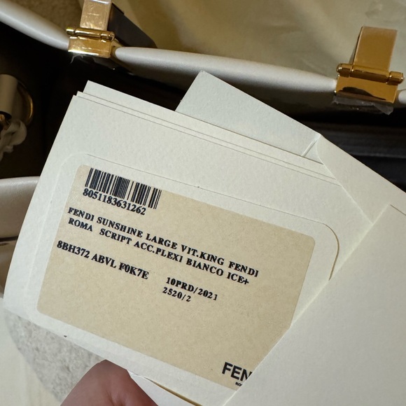 FENDI Sunshine Tote - Picture 10 of 10